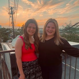 Meet your Posher, Lauren